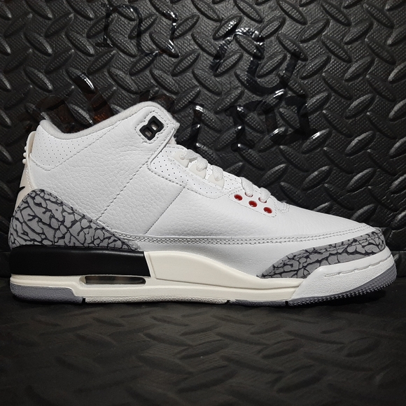 Jordan 3 Retro White Cement Reimagined (GS) DM0967-100 size 7y - Picture 4 of 8